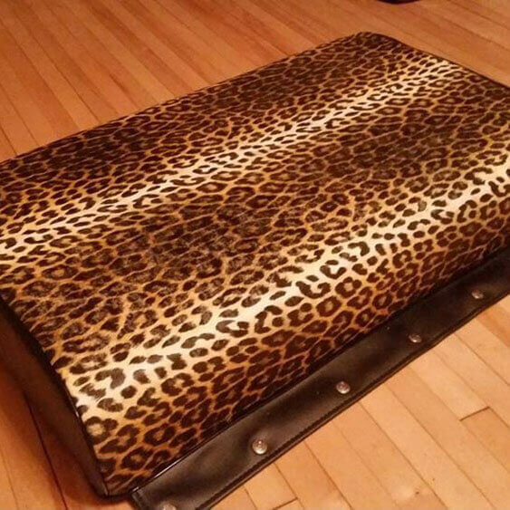 Leopard pattern seat